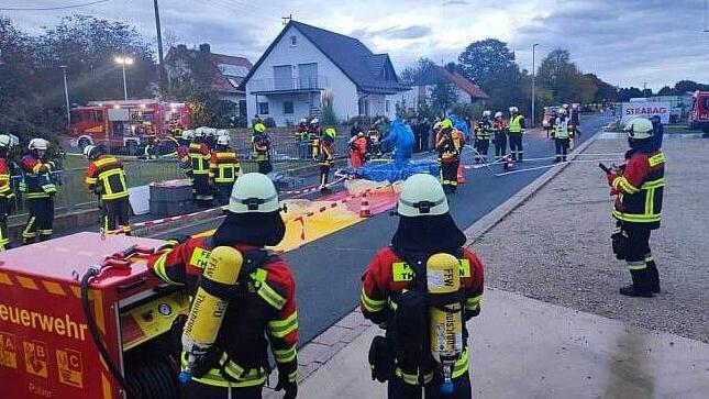Insgesamt verfügt die Thuisbrunner Wehr über 72 Aktive, darunter 13 Frauen und 28 Atemschutzgeräteträger, die regelmäßig ihr Können in Übungen vertiefen.