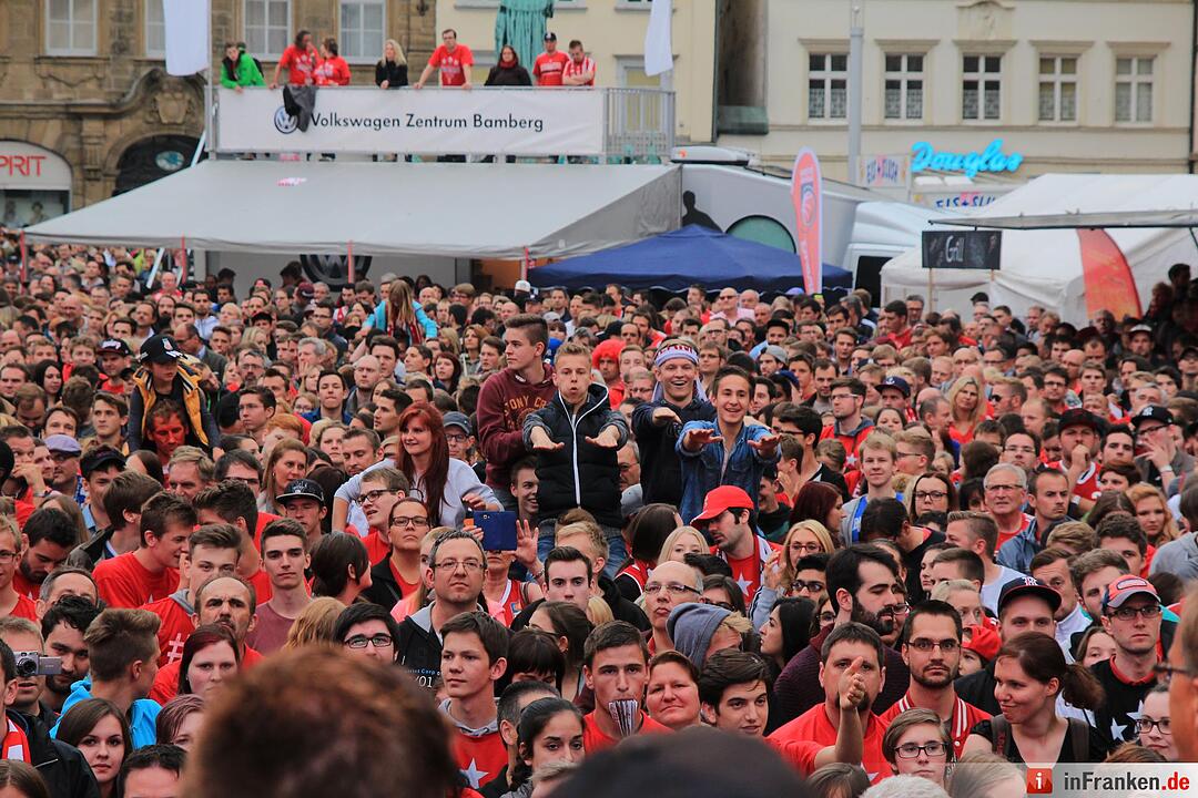 Meister-Party am Maxplatz