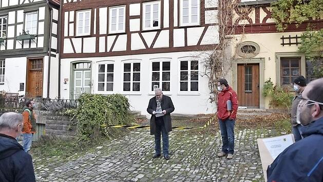 Dieses Haus (Mitte) am Salzmarkt in K&ouml;nigsberg soll zuk&uuml;nftig als Wohnung mit Caf&eacute; und Laden genutzt werden. Fotos: Gerold Snater