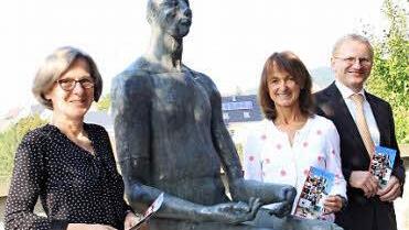 Stellten die elfte Saison der Kultursonntage vor: (v. l.) Andrea Buder von der Bayerischen Akademie der Schönen Künste, Bürgermeisterin Christine Frieß, Otmar Fugmann von der Friedrich-Baur-Stiftung und Marion Konrad von der Kulturgemeinde Burgkunstadt Foto: Gerda Völk