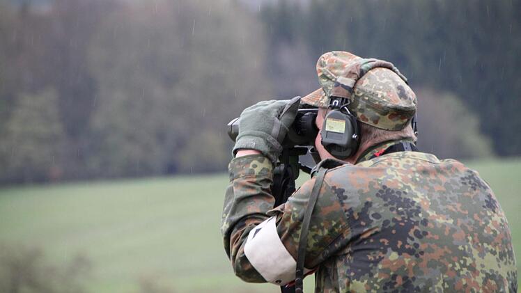 Scharfschützen üben auf dem Truppenübungsplatz Wildflecken. Foto: Ulrike Müller