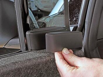 Ros liefert Kunststoffteile für Autotüren von BMW. Foto: Steffen Tetzlaff