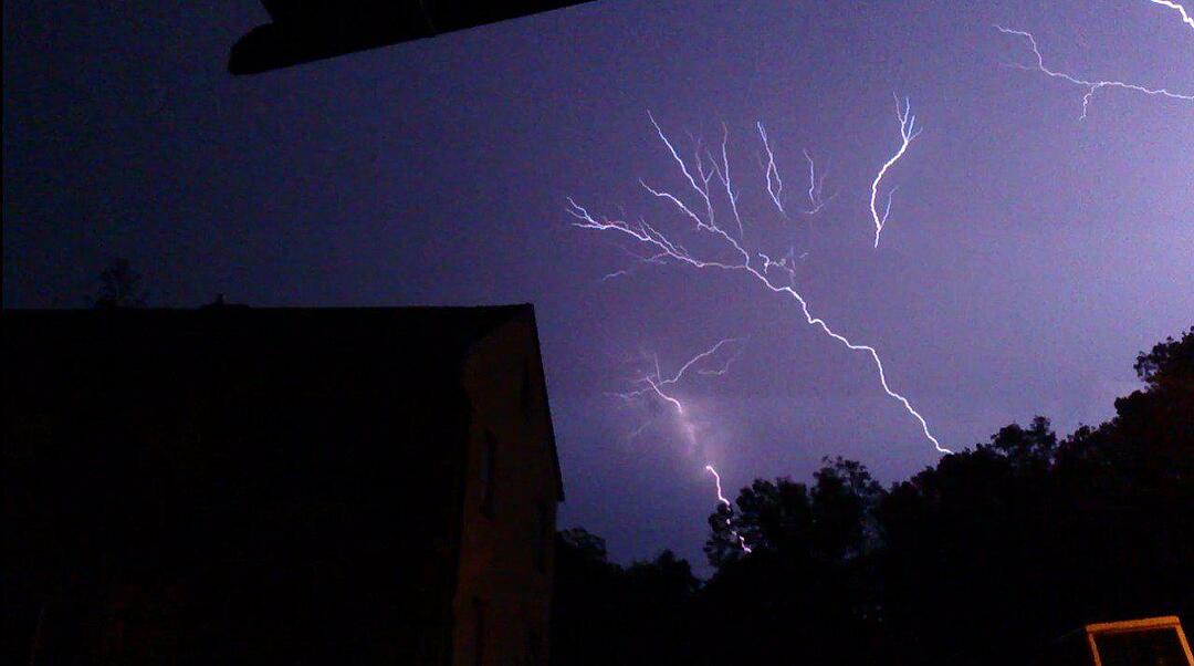 Crawler-Blitz im Kreis Lichtenfels. Foto: Natur- und Wetterfotografie Oberfranken