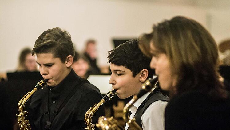Großen Zuspruch fand das Adventskonzert des Gymnasiums Albertinum in der Coburger Morizkirche. Gestaltet wurde es von zahlreichen Solisten und Ensembles sowie dem Oberstufen- und Mädchenchor.Foto: Jochen Berger
