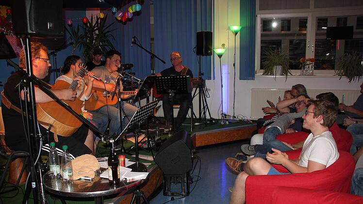 Bildunterschrift: Die Fans waren begeistert von dem Konzert. Foto: Stephan Stöckel
