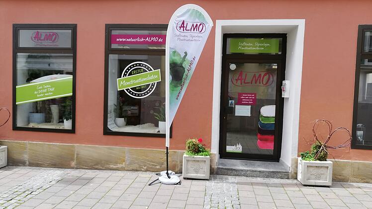 Der weltweit einzige "Menstruationsladen" steht in Ansbach.