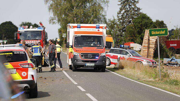 Opel kommt von Fahrbahn ab: Drei Verletzte bei Unfall im Landkreis F&uuml;rth
