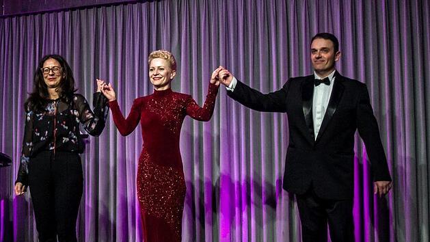Reichlich Applaus f&uuml;r Antoinetta Bafas, Nina Andreeva und Milen Bozhkov (von links) nach ihrem Opern- und Operettenabend bei "Leise am Markt" in Coburg.Foto: Jochen Berger