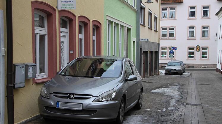 Gute drei Stunden stand das Fahrzeug in der Unteren Badersgasse. Foto: Ulrike Müller