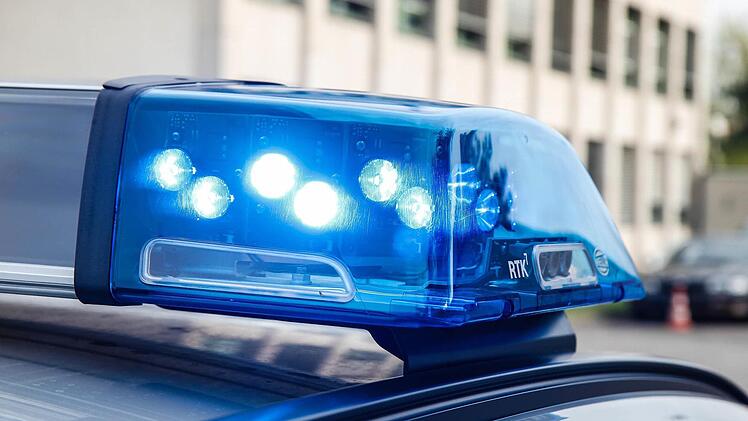 Die Polizei sucht nach einem Mann, der Fahrerflucht begangen hat. Foto: Christopher Schulz