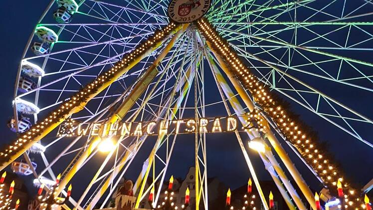 Die Pflegedank-Stiftung ermöglichte den Mitarbeitern des Sankt-Bruno-Hauses im Dezember einen Ausflug zum Erfurter Weihnachtsmarkt.