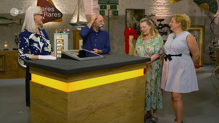 Das kuriose Objekt hatte Tochter Marijke aus Köln bei der Wohnungsauflösung einer Freundin ihrer Mutter Brigitte aus Niederkassel mitgenommen.