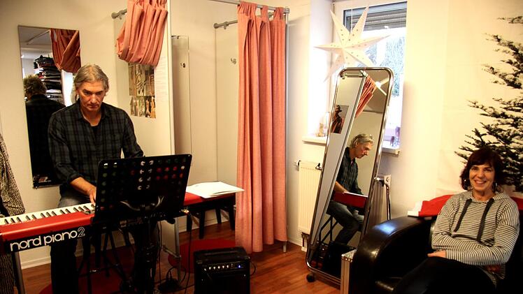 Eindrücke vom Adventssingen    Foto: Richard Sänger