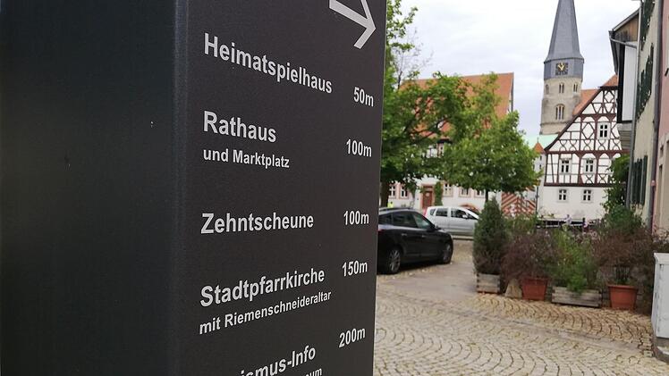 Die Info-Stelen helfen weiter, wenn Gäste Sehenswürdigkeiten suchen, aber nicht, wenn die Blase drückt.