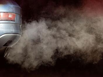 Absberg: Unbekannter geht Autofahrer an