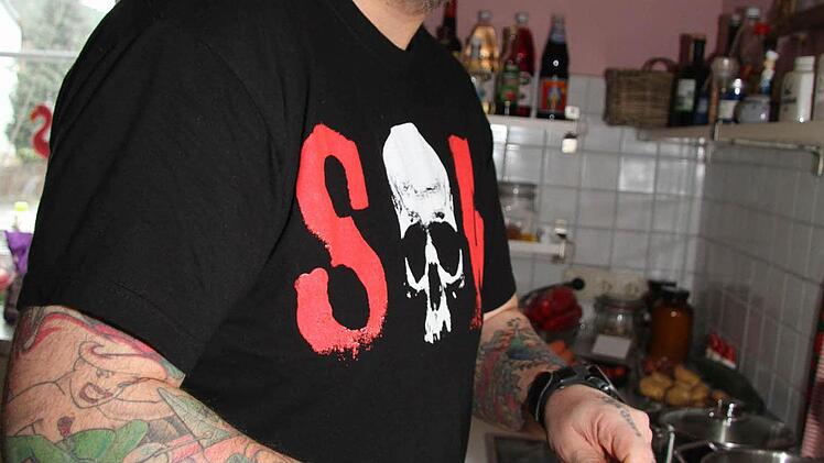 Auch zu Hause steht Topfgeldjäger Frank Schneider (44) gern am Herd - und verwöhnt seine Liebsten mit einzigartigen lukullischen Genüssen.