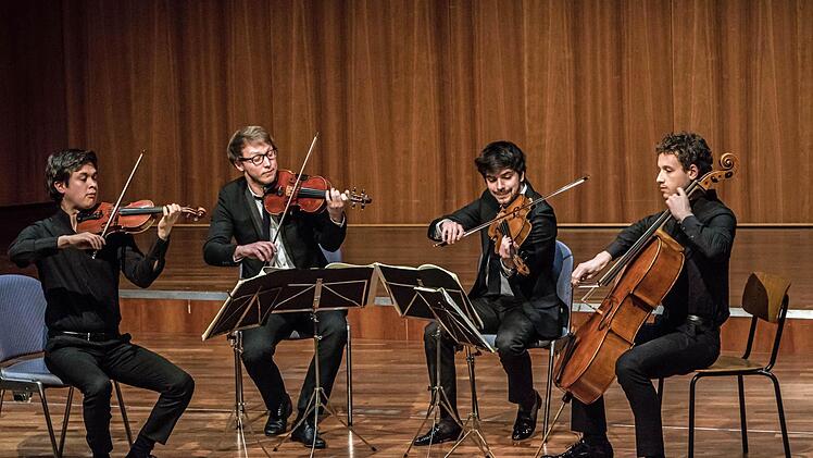 Das junge Quatuor van Kuijk begeisterte seine Zuhörer im Kongresshaus mit Werken von Mozart, Schumann und Debussy. Foto: Jochen Berger