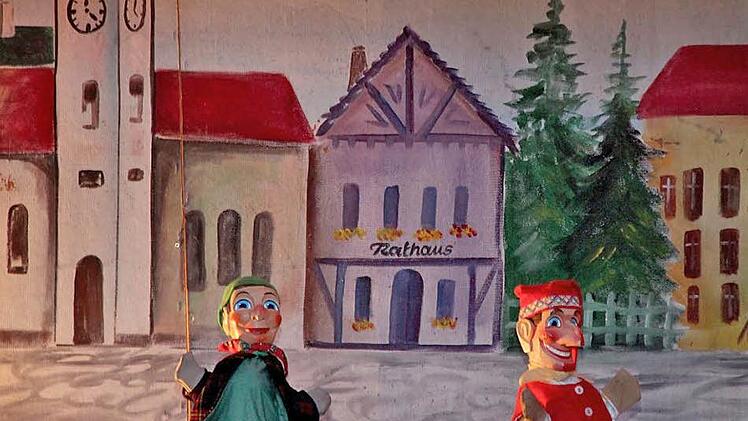 Ende gut, alles gut: In Kasperhausen ist wieder Ruhe eingekehrt - mithilfe von Kasper, Seppel und den Zuschauern. Foto: Johanna Blum