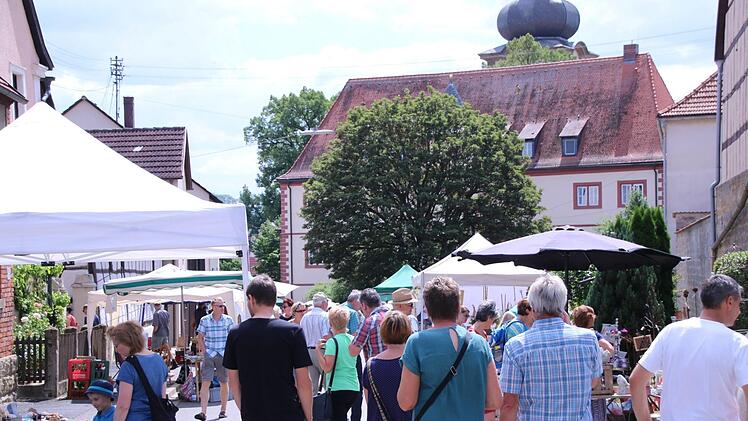 Rund um den Schüttbau und die Kirche fand der Aktionstag statt.