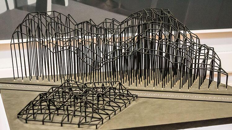 Bilder und Modelle von Peter Stauder zeigt der Kunstverein in der ersten Ausstellung des neuen Jahres im Pavillon am Hofgarten.Foto: Jochen Berger
