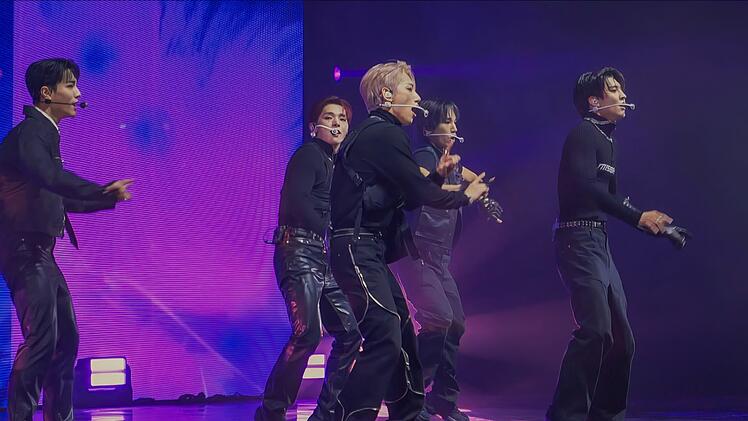 Die Boyband VANNER bei einem Konzert in Hong Kong.