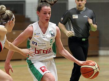 Julia Förner (unser Bild) und Magdalena Landwehr können sich am Wochenende ganz auf die erste Mannschaft konzentrieren, denn das U18-Nachwuchsteam pausiert im Rennen um den deutschen Titel. Foto: sportpress