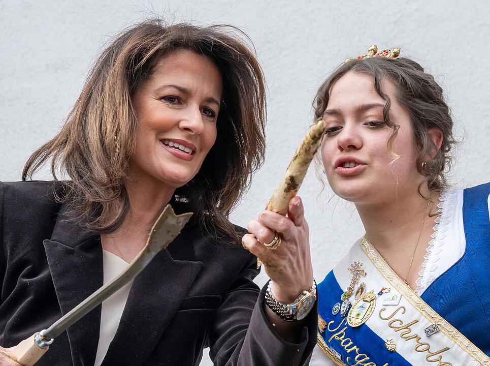 Spargelsaisoner&ouml;ffnung mit