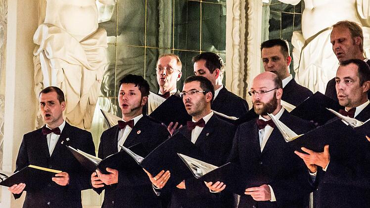 Ars Musica beim Auftritt im Coburger Riesensaal Foto: Jochen Berger