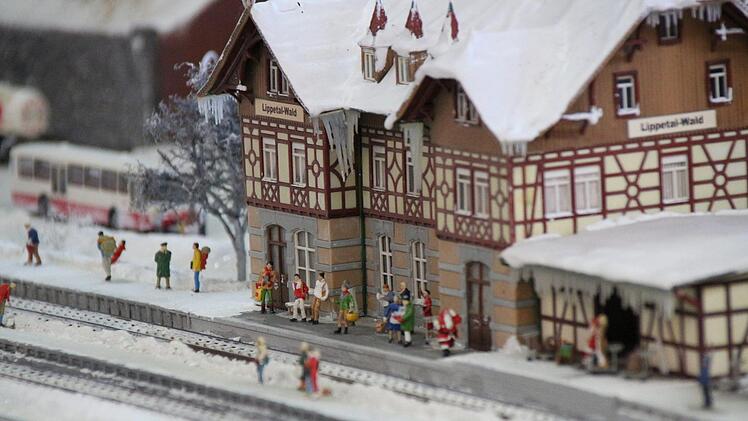 Winterlandschaftsbahnhof. Foto: Simone Bastian