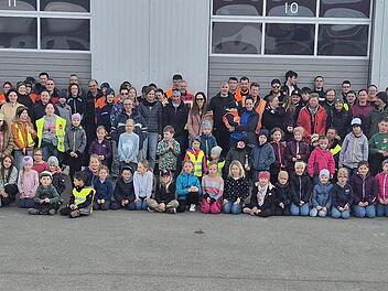 Die Helferinnen und Helfer bei der S&auml;uberungsaktion.