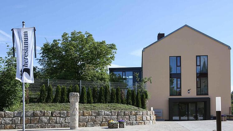 Das Spätberufenen-Gymnasium "Theresianum" wurde erst vor wenigen Jahren mit Millionen-Aufwand saniert. Foto: RiegerPress