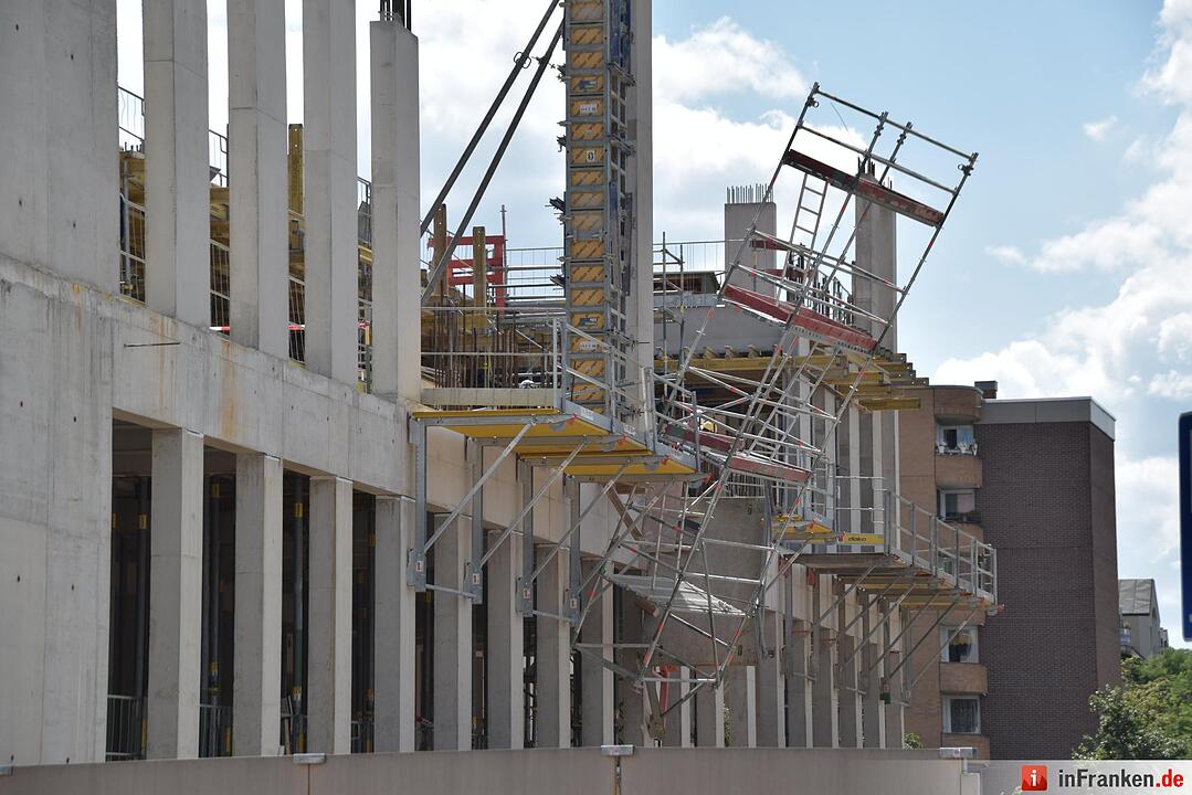 Arbeitsunfall in Nürnberg: Baugerüst stürzt ein