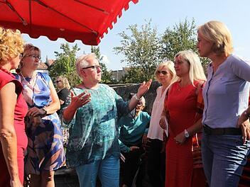Agrarministerin Julia Klöckner (CDU) und Staatsministerin Melanie Huml (CSU) in der Bamberger Gärtnerei Dechant bei "Lounge in the City". Foto: Barbara Herbst