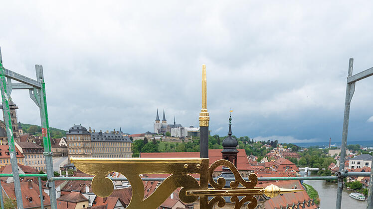 Bamberg: Schloss Geyerswörth erhält goldene Turmspitze