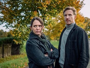 In ihrem ersten gemeinsamen Fall ermitteln Rechtsmedizinerin Mala Murphy (Emily Cox) und Kriminalhauptkommissar Moritz Herbst (Golo Euler) die Hintergr&uuml;nde zum Tod einer Familienrichterin.
