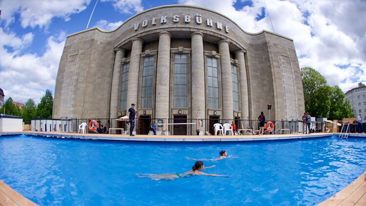 Baden vor der Volksb&uuml;hne