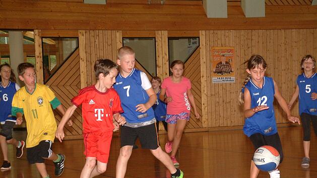 In der Reihen der Nordhalbener Mannschaft stellten auch M&auml;dchen ihr K&ouml;nnen unter Beweis.