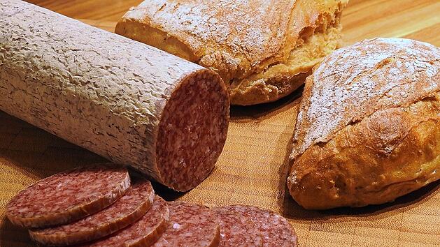 Stockmeyer ruft am 27. September 2025 in Sassenberg/F&uuml;chtorf Salami wegen STEC-Bakterien zur&uuml;ck, die in mehreren deutschen Bundesl&auml;ndern vertrieben wurde.