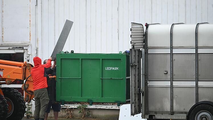 Polizei und Veterin&auml;ramt im Einsatz bei Tigerhalterin
