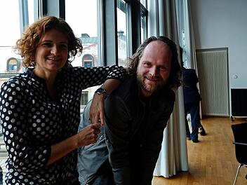 Verstehen sich auch außerhalb des Tatorts super: Eli Wasserscheid und Andreas Leopold Schadt. Foto: Nikolas Pelke