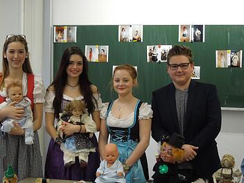 Mit Neustadt als Puppenstadt setzten sich diese Sch&uuml;ler der Klasse 9c auseinander. Foto: privat