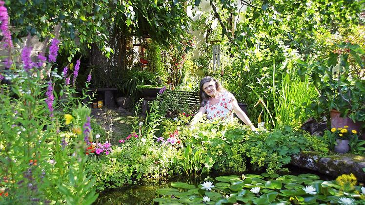 Salome Scholtens und 15 weitere Gartenbesitzer in Fatschenbrunn erwarten ihre Gäste zum Tag der offenen Gartentür am Sonntag, 24. Juni, von 10 bis 17 Uhr. Im Oberauracher Gemeindeteil präsentierten Gartenbesitzer und privaten Anlagen. Foto: Sabine Weinbeer