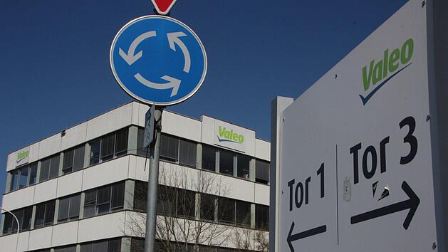 Nachdem unter den Valeo-Mitarbeitern in den vergangenen Wochen die wildesten Ger&uuml;chte kursierten, hat eine Vereinbarung zwischen Betriebsrat und Werksleitung jetzt Klarheit geschaffen. Die Firma will die Corona-Krise mit Kurzarbeit &uuml;berwinden. Der Arbeitgeber erh&ouml;ht die staatliche Unterst&uuml;tzung f&uuml;r die Besch&auml;ftigten um zehn Prozent. Foto: Eckehard Kiesewetter