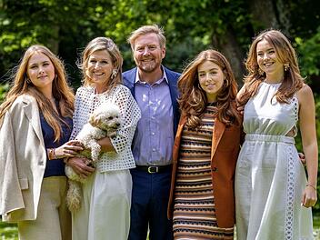 Prinzessin Amalia (links) wird ihren Eltern Königin Máxima (zweite von links) und König Willem-Alexander eines Tages auf den Thron folgen. Ihre jüngeren Schwestern Alexia (zweite von rechts) und Ariane (rechts) hingegen können ihre Berufswahl frei treffen.