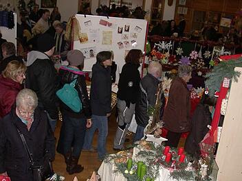 Der Weihnachtsmarkt im Rentweinsdorfer Marktsaal darf künftig nicht mehr am Volkstrauertag stattfinden.