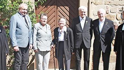 Theodor D&ouml;rnh&ouml;fer, Sieglinde M&uuml;ller, Anna G&ouml;ppner, Erhard M&uuml;nch und Dietrich Bay (von links) feierten ihre Jubelkonfirmation,