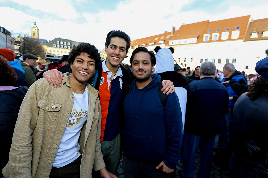 Große Party nach dem Faschingsumzug am Marktplatz.