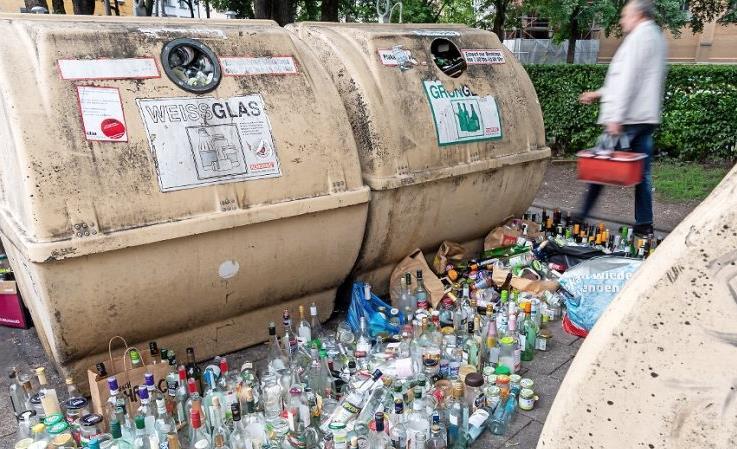 Deutlich mehr Glas- und Plastikabfälle