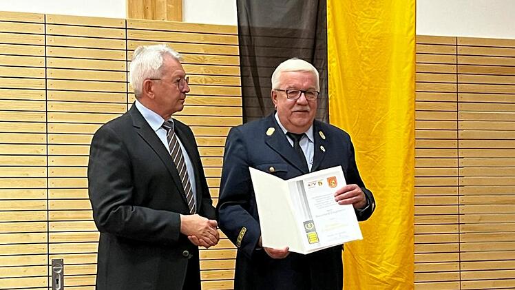 Bamberg: Langjähriger Kreisbrandrat Bernhard Ziegmann wird verabschiedet - "Ein Mann, dessen Wort anerkannt und gesetzt war!"