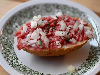 Hersteller ruft Zwiebelmett zur&uuml;ck